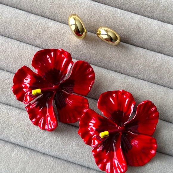 ZARA STYLE PACK OF FLOWER AND HOOP EARRINGS NEW SEASON - Picture 1 of 6